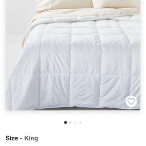 Casaluna size King light weight comforter